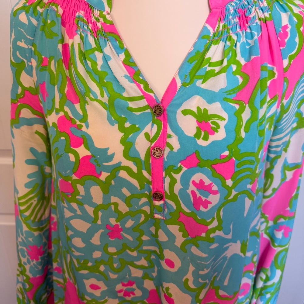Lilly Pulitzer Elsa Silk in a Delicacy Floral Pink, Blue and Green Top size xs - Picture 2 of 14